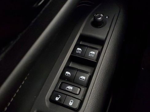 Used 2023 Jeep Compass Latitude w/ Convenience Group AWD/4WD image 16