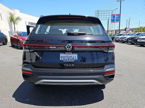 Used 2026 Volkswagen Taos S FWD image 11
