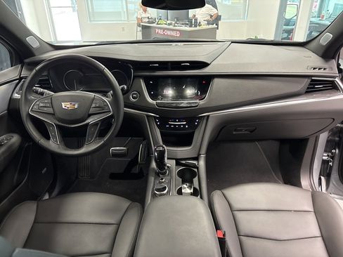 Used 2025 Cadillac XT5 Sportv image 11