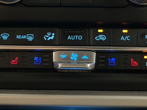 Used 2024 Ford Expedition Max XLT AWD/4WD image 30