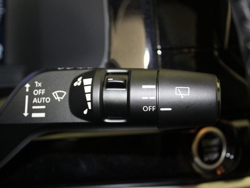 Used 2024 Nissan Pathfinder Platinum image 30