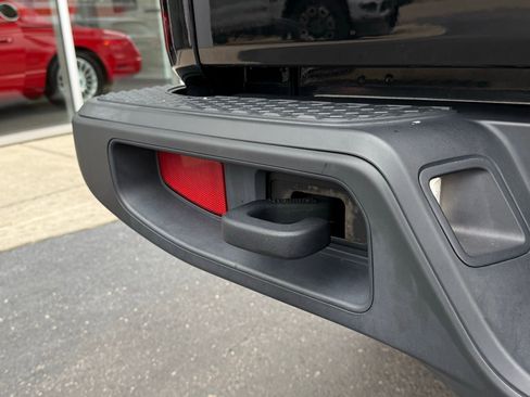 Used 2021 Jeep Gladiator Sport image 12