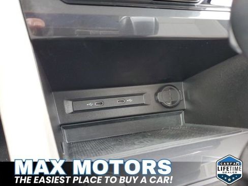 Used 2023 Volkswagen Tiguan SE image 28