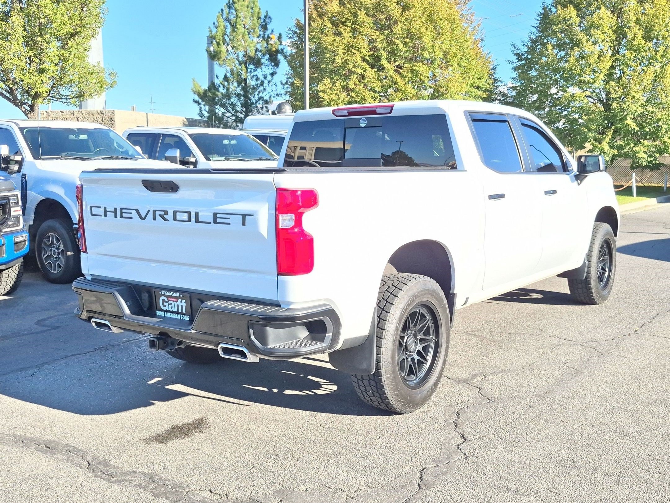 Used 2025 Chevrolet Silverado 1500 LT Trail Boss w/ Convenience Package II AWD/4WD image 3