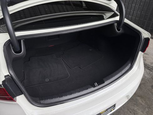 Used 2019 Kia Cadenza Premium image 19