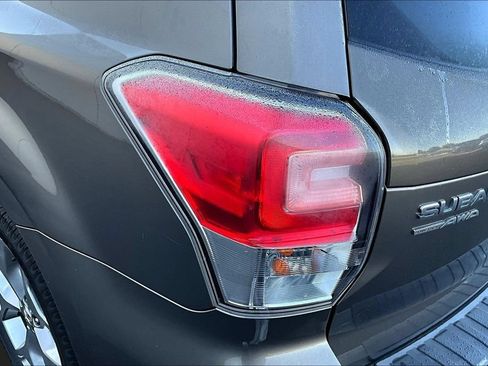 Used 2018 Subaru Forester 2.5i Touring AWD/4WD image 23
