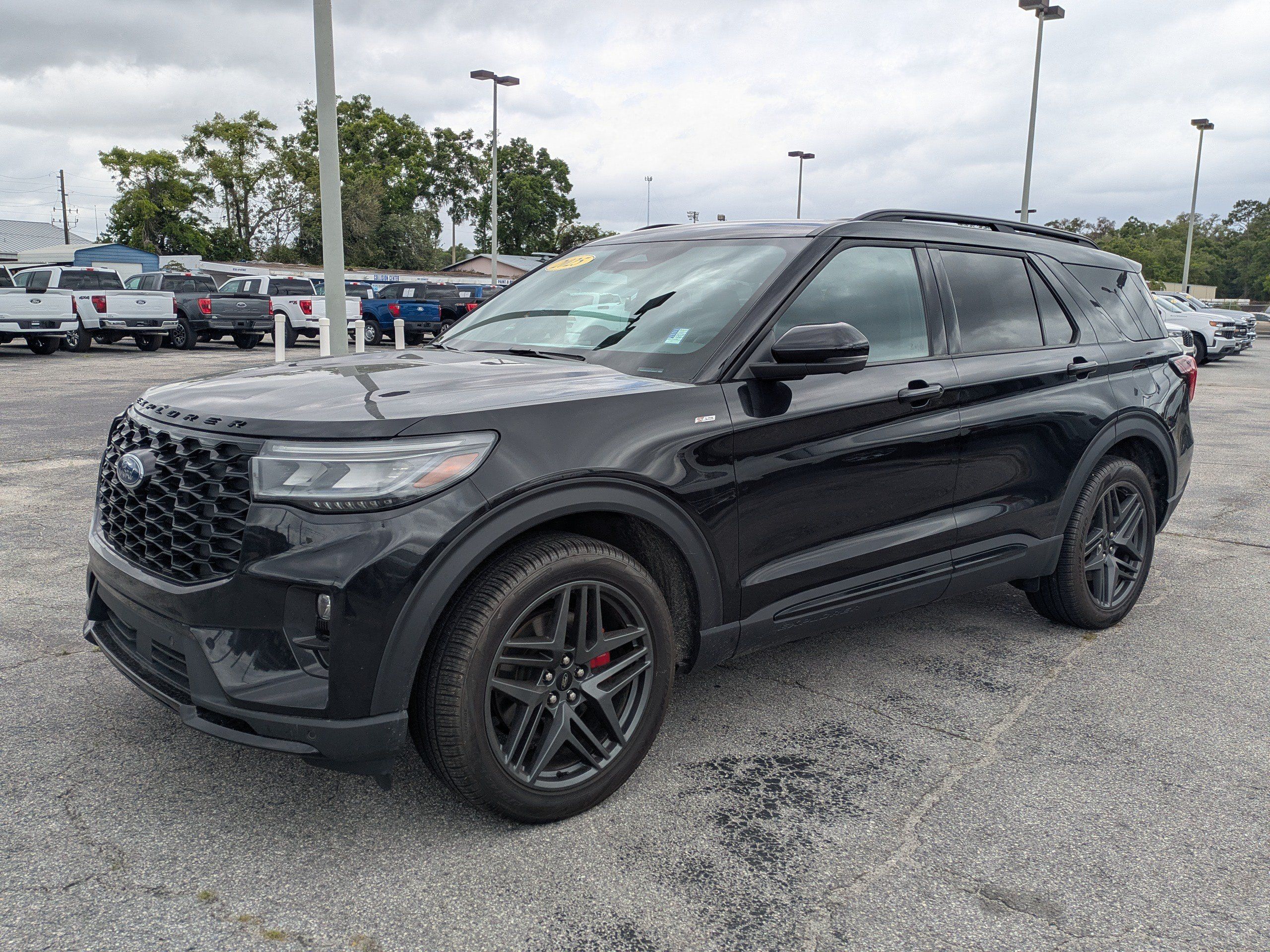 Used 2025 Ford Explorer ST-Line w/ Premium Package AWD/4WD image 8