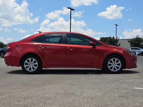 Used 2020 Toyota Corolla LE FWD image 6