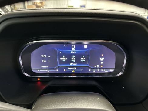 Used 2022 Chevrolet Suburban Premier AWD/4WD image 14
