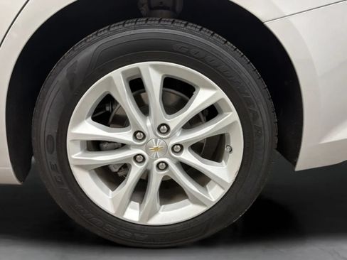 Used 2018 Chevrolet Malibu LT FWD image 28