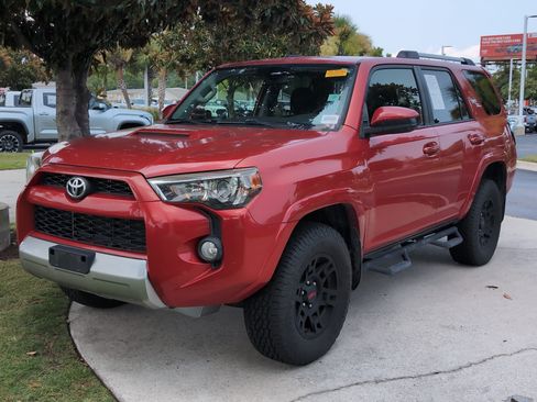 Used 2018 Toyota 4Runner TRD Off-Road AWD/4WD image 5