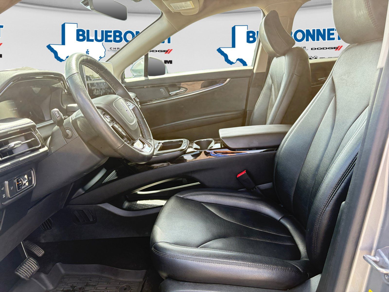 Used 2022 Lincoln Nautilus FWD image 11