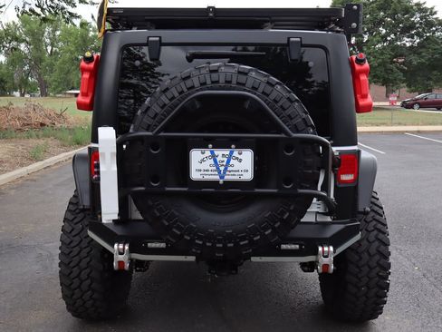 Used 2013 Jeep Wrangler Unlimited Sahara AWD/4WD image 6
