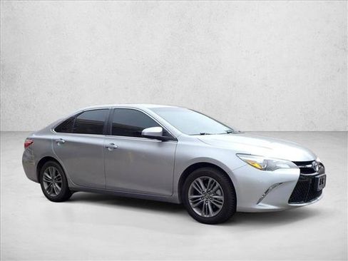 Used 2016 Toyota Camry SE FWD image 10