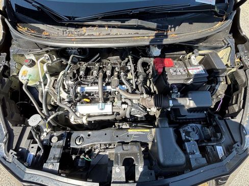 Used 2025 Nissan Versa SV FWD image 32