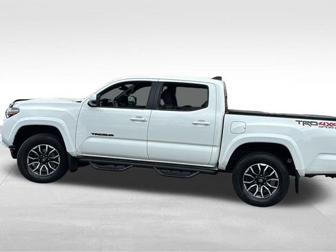 Used 2022 Toyota Tacoma TRD Sport image 4