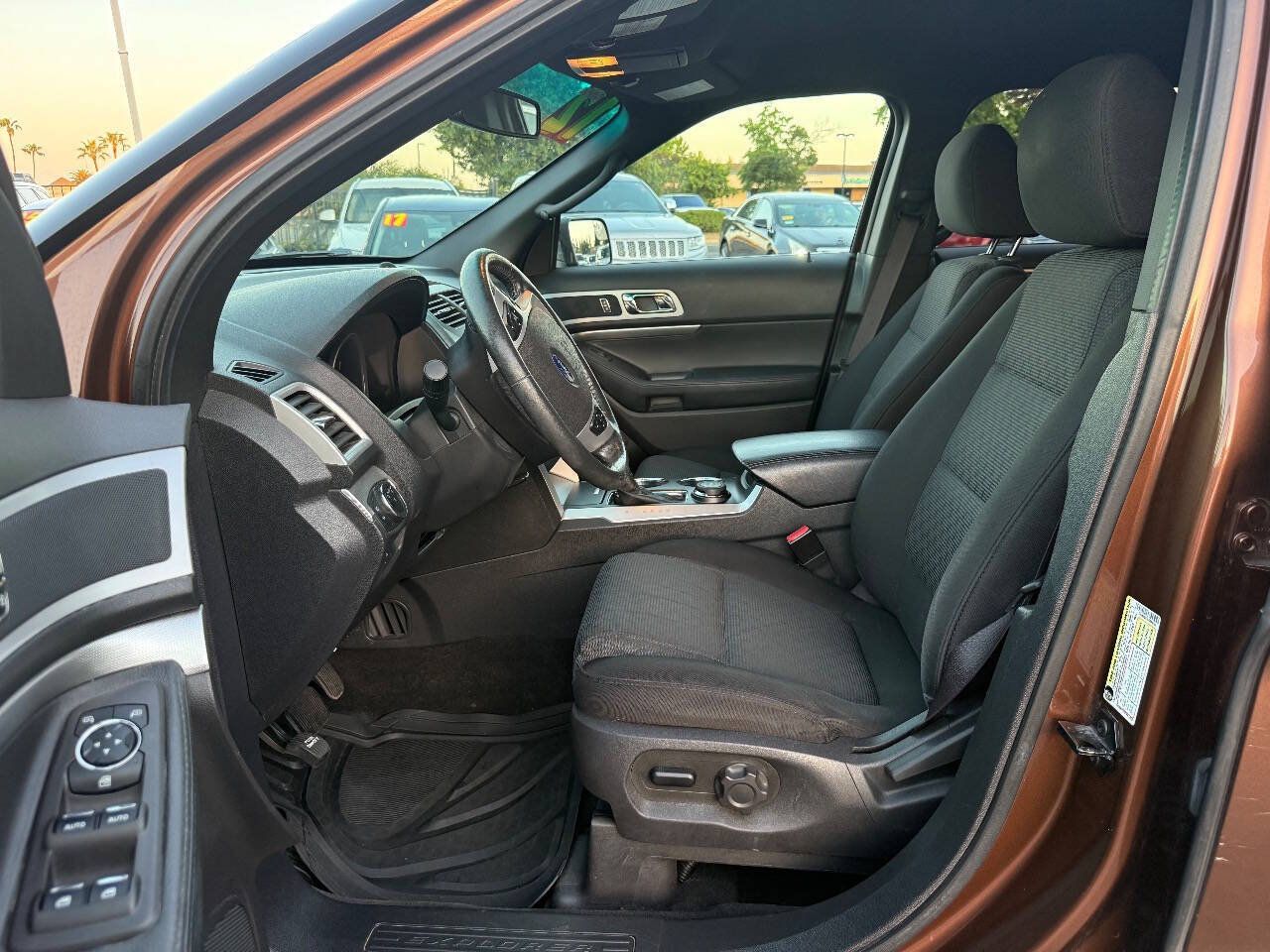 Used 2012 Ford Explorer XLT AWD/4WD image 10