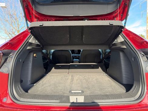 Used 2025 Chevrolet Trax LT w/ LT Convenience Package image 28