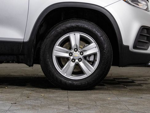 Used 2021 Chevrolet Trax LT image 40