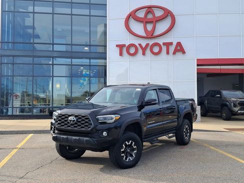 Used 2020 Toyota Tacoma TRD Off-Road w/ TRD Premium Off Road Package AWD/4WD image 1