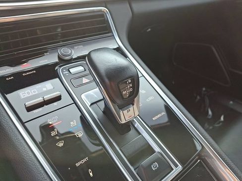 Used 2023 Porsche Panamera RWD image 18