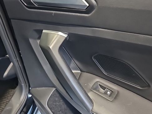 Used 2024 Volkswagen Tiguan SEL R-Line image 16