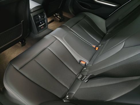 Used 2023 BMW 330i Sedan w/ Convenience Package image 16