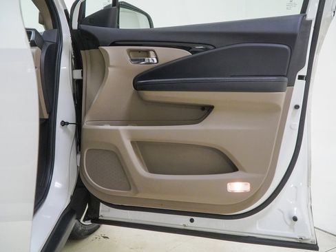 Used 2022 Honda Pilot Touring image 40