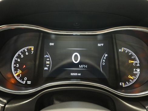 Used 2020 Jeep Grand Cherokee Altitude image 15