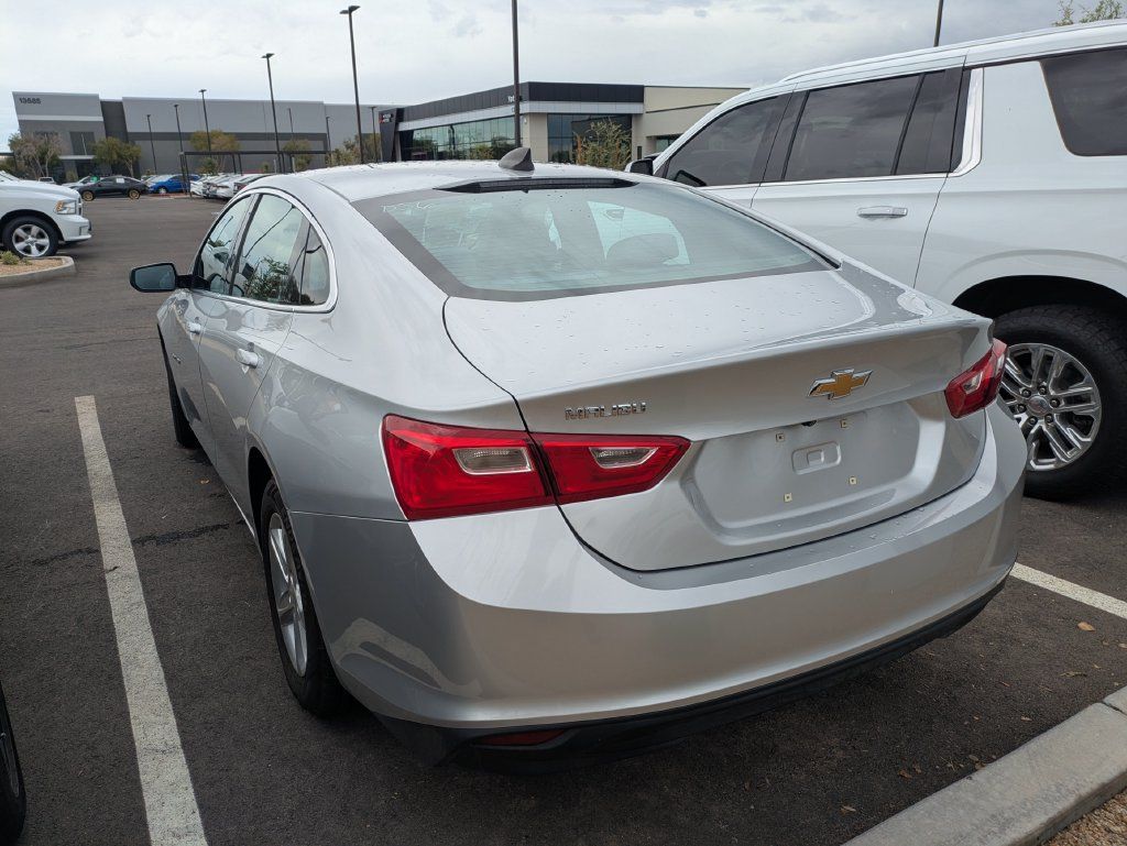 Used 2021 Chevrolet Malibu LS FWD image 4