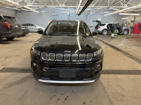 Used 2022 Jeep Compass Limited image 17