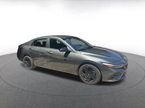 Used 2026 Hyundai Elantra Sport FWD image 3