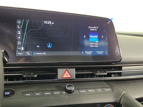 New 2025 Hyundai Elantra SEL image 15