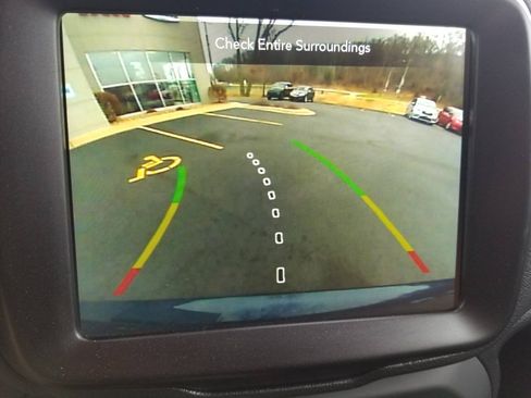Certified 2022 Jeep Renegade Latitude w/ Convenience Group AWD/4WD image 23