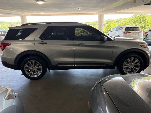 Used 2023 Ford Explorer XLT w/ Equipment Group 202A image 6