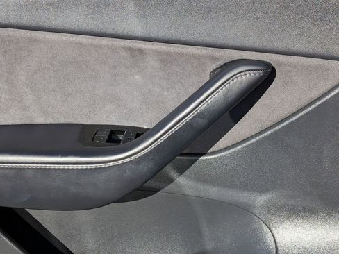 Used 2020 Tesla Model Y Performance image 13