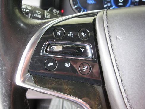 Used 2018 Cadillac Escalade Platinum RWD image 17