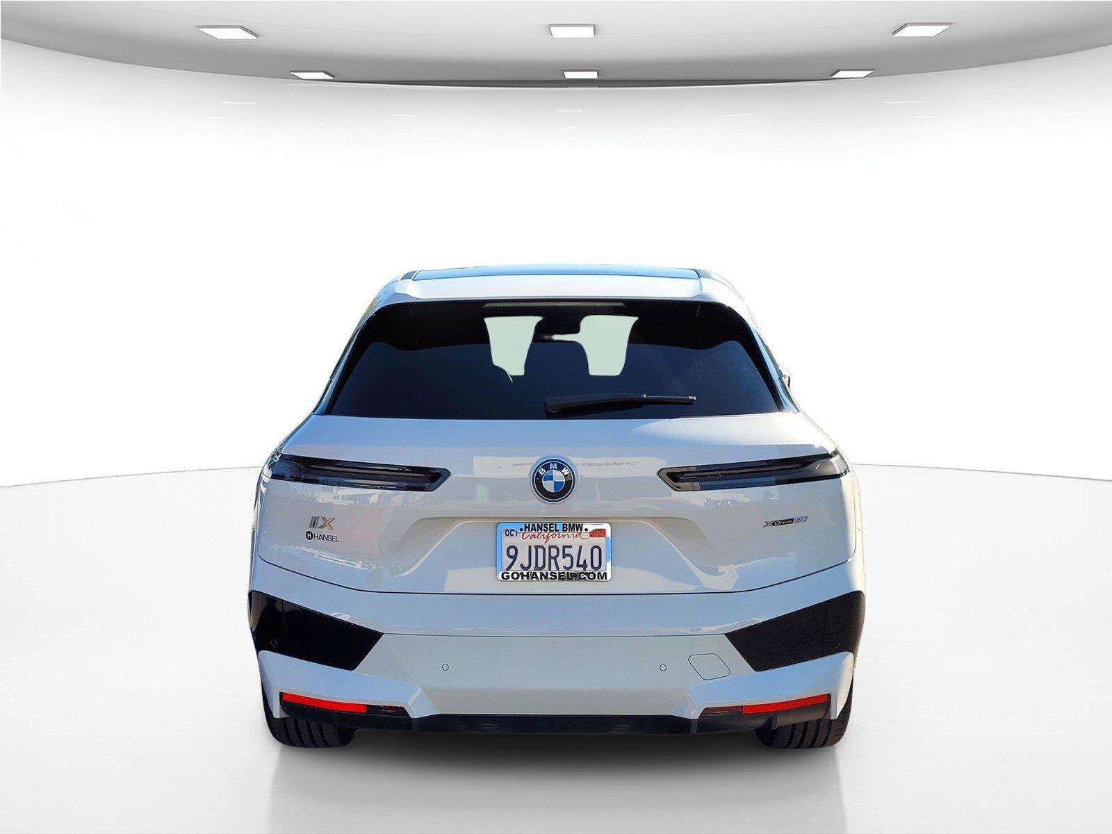 Used 2024 BMW iX xDrive50 w/ Premium Package AWD/4WD image 7