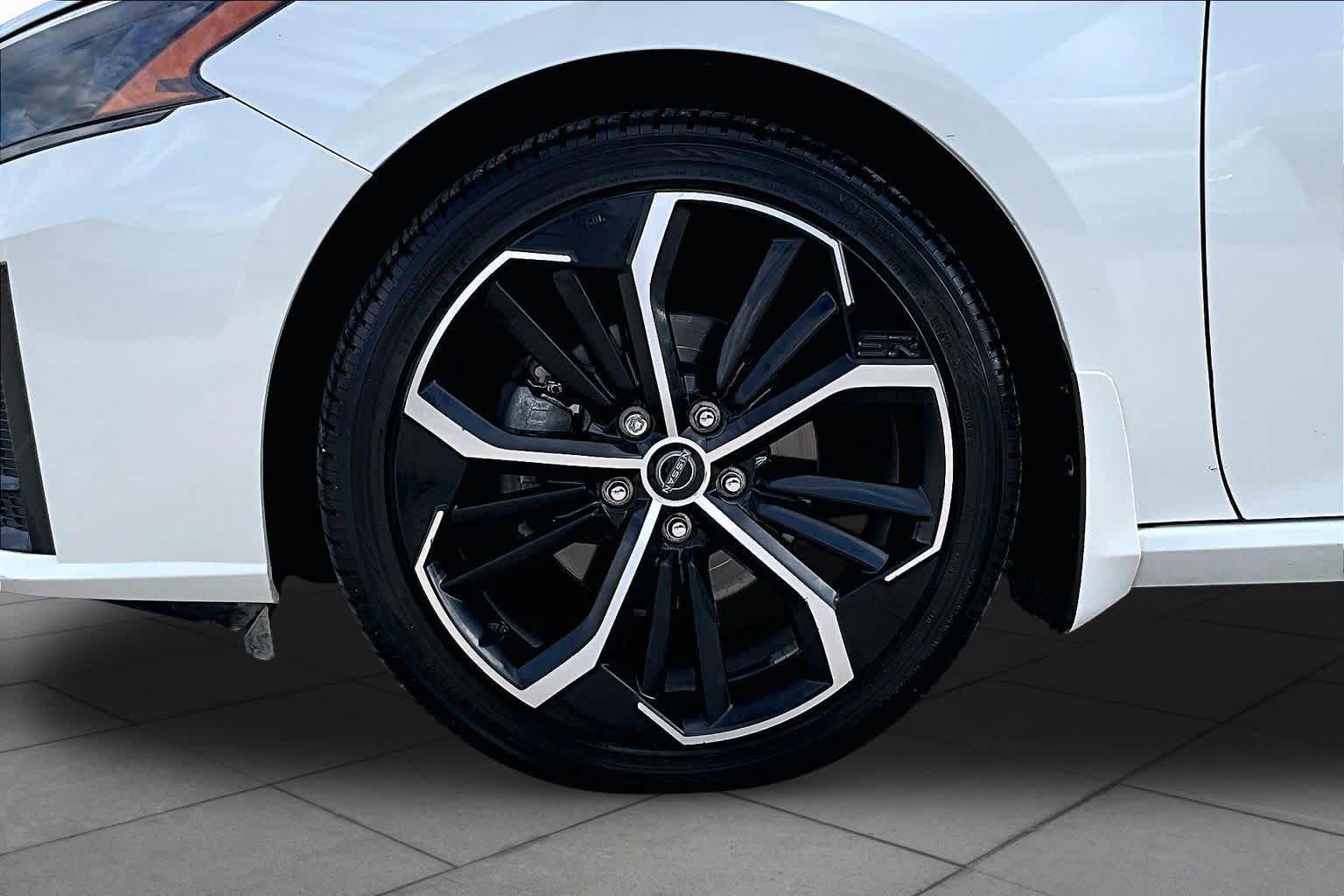 Used 2023 Nissan Altima 2.5 SR FWD image 11