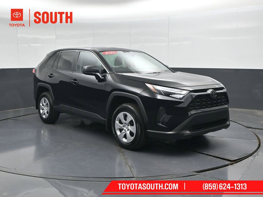 Certified 2025 Toyota RAV4 LE AWD/4WD image 4
