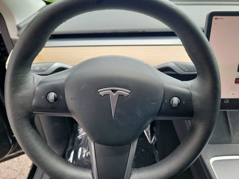 Used 2022 Tesla Model Y Long Range AWD/4WD image 27