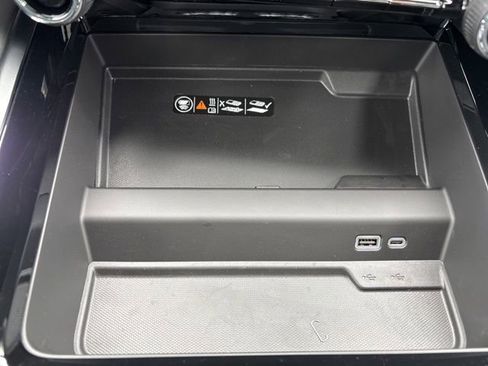 New 2026 Chevrolet Suburban Premier AWD/4WD image 21
