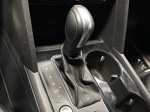 Used 2020 Volkswagen Atlas Cross Sport SEL AWD/4WD image 19