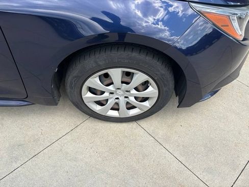 Used 2021 Toyota Corolla LE FWD image 9
