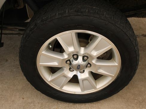 Used 2013 Ford F150 Lariat w/ Luxury Equipment Group image 23