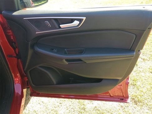 Used 2024 Ford Edge SEL image 37