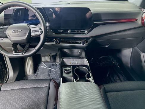 Used 2025 Chevrolet Equinox RS w/ Safety and Technology Package image 18