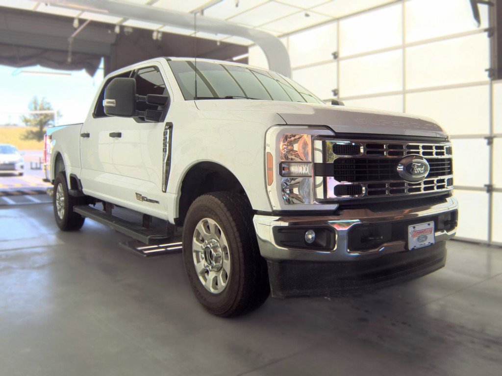 Used 2024 Ford F250 XLT w/ FX4 Off-Road Package AWD/4WD image 3