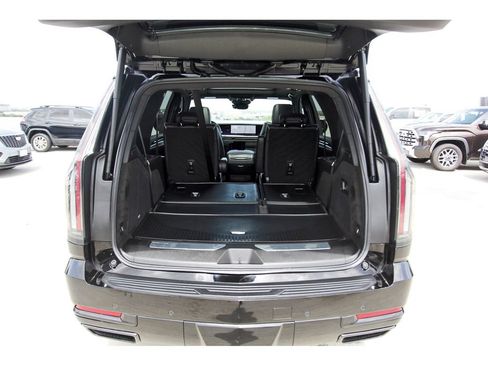 Used 2025 Cadillac Escalade Sport w/ LPO, Floor Liner Package RWD image 30