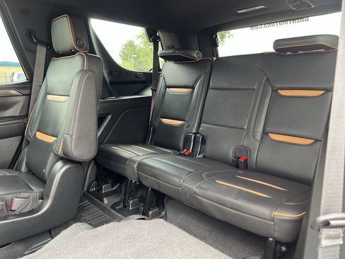 Used 2023 GMC Yukon AT4 w/ Technology Package AWD/4WD image 11